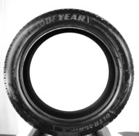 Goodyear UltraGrip 8 Performance 225/45 R17 91H - Image 2