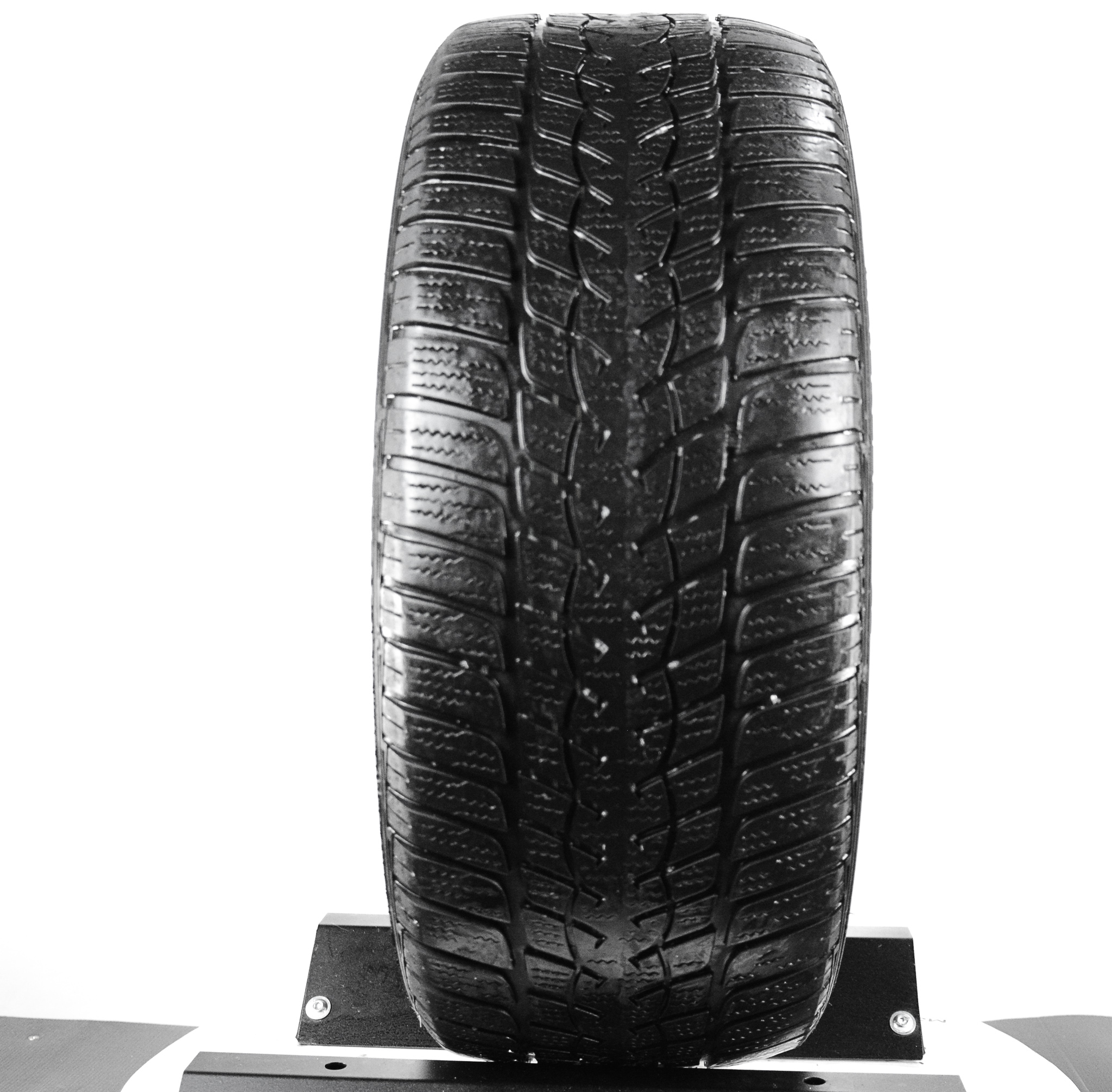 Goodyear UltraGrip 8 Performance 2 225/45 R17 94V - Image 4