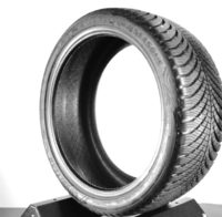 Goodyear Vector 4Seasons 225/40 R18 92V - Image 3